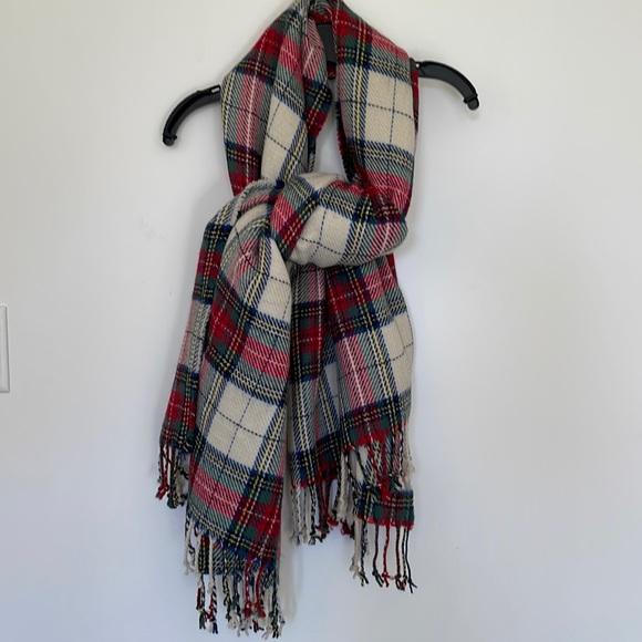 Abercrombie & Fitch Accessories - Abercrombie plaid scarf